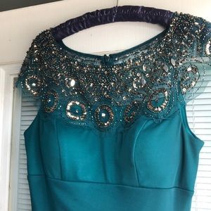 XSCAPE Formal Dress- Emerald Green- Size 8